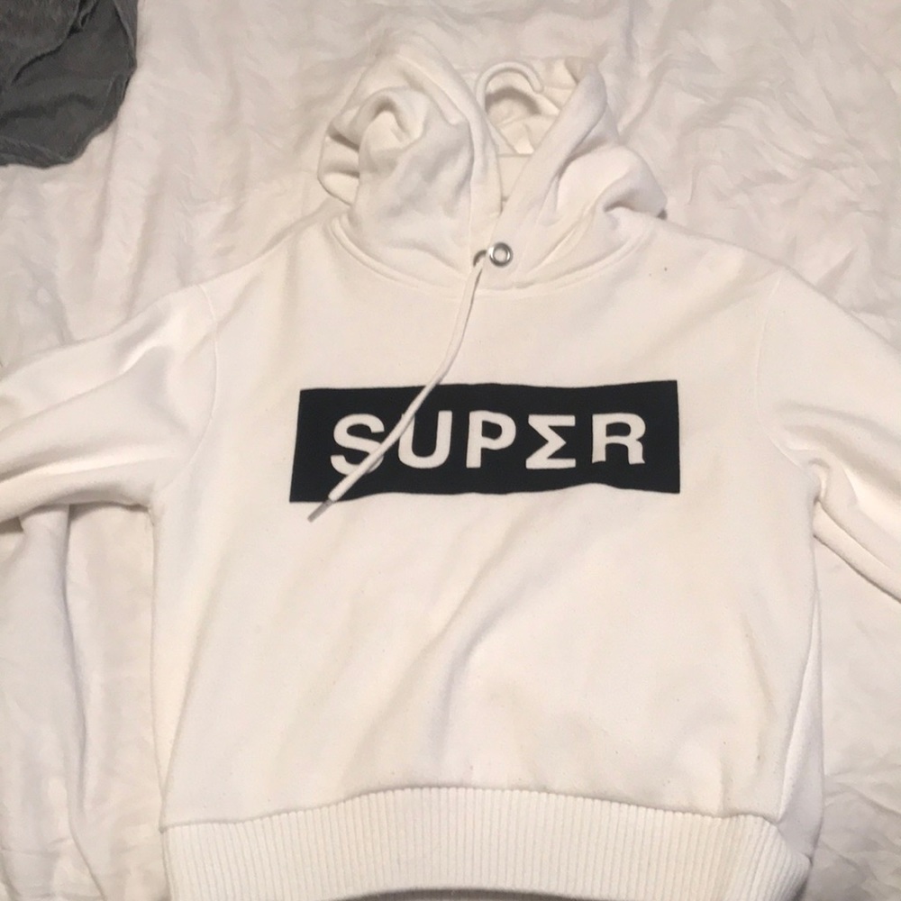 White super sweatshirt